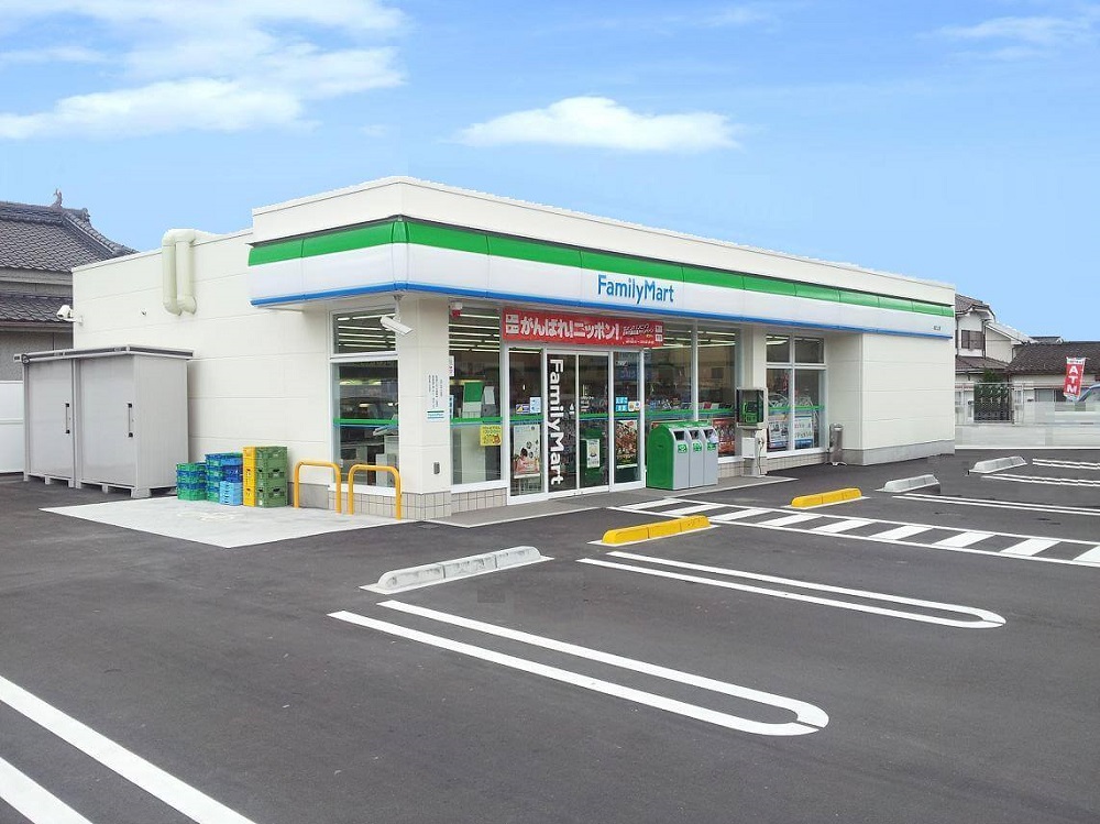 ファミリーマート坂之上店